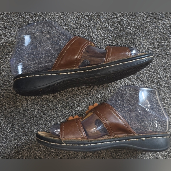 Shaboom Women's FlowerSlide Brown Sandals Size 6 - Picture 6 of 9